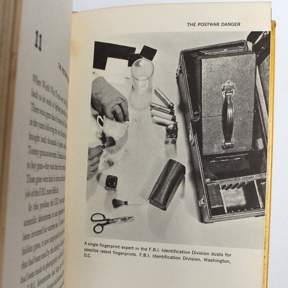 The F.B.I. by Quentin Reynolds Plus an Original Newspaper Clipping - Picture 9 of 13